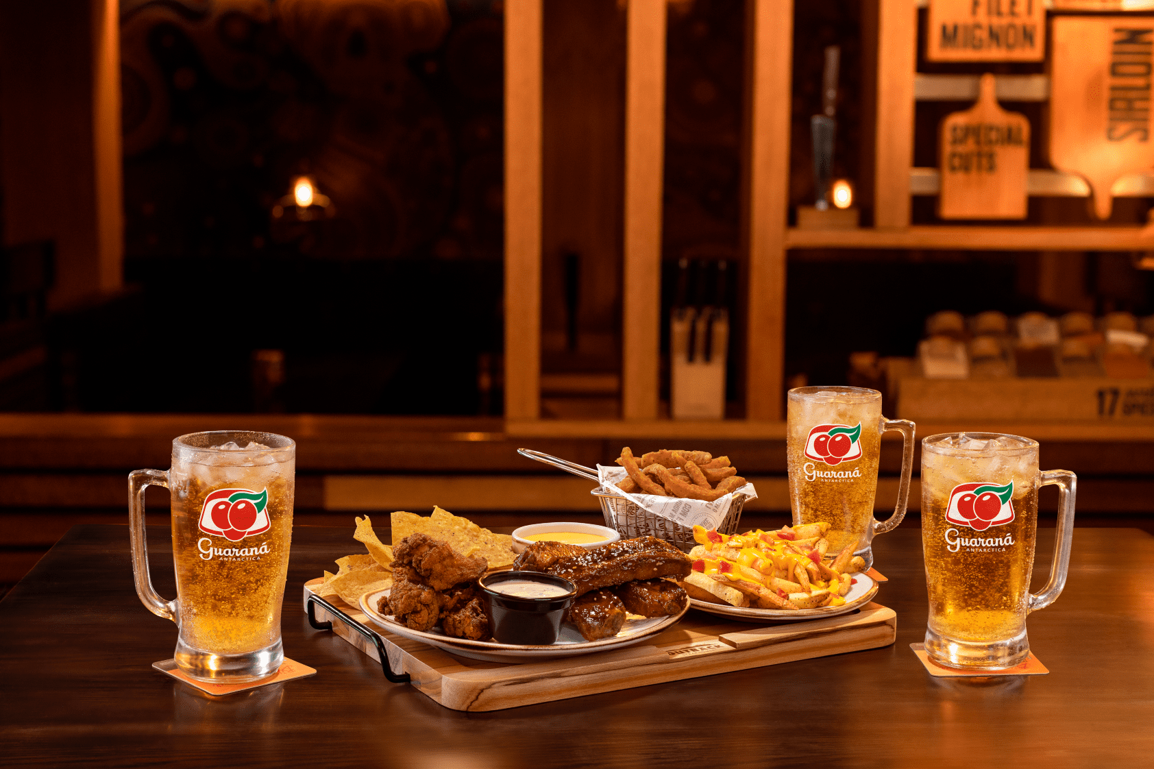 Refil de Refrigerantes ou Iced Teas e Aperitivos